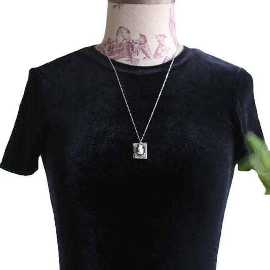 Gothic Cat Cameo Pendant Necklaces – Vintage Grimoire-Inspired Jewelry for Women
